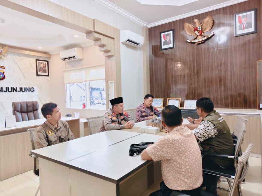 Kapolres Sijunjung Sambut Hangat Kunjungan Relawan Literasi Masyarakat